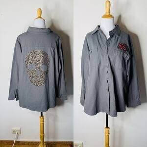 Davi & Dani Gray Sequin Leopard Skull Print Shacket